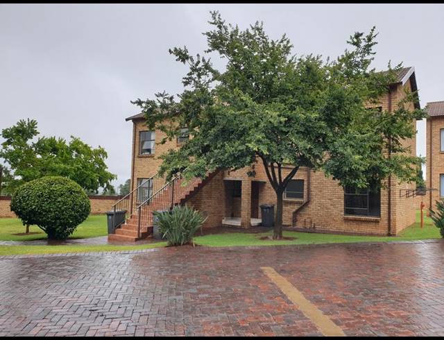 2 BEDROOM APARTMENT FOR SALE IN ALLEN'S NEK